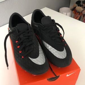 COPY - MENS SOCCER SHOES SIZE 6.5